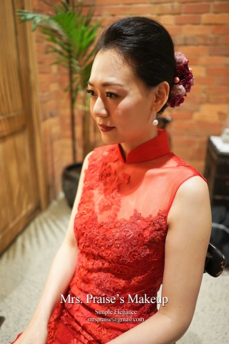 這天因應場合需要，臨時決定為Jessie來一個調整。我告訴她原因，她說ok。剛剛完成的時候，她有點不習慣，但最重要的，是她不作他想，信任我，自信地carry the makeup，效果超級好。！ 有自信的女人特別美。